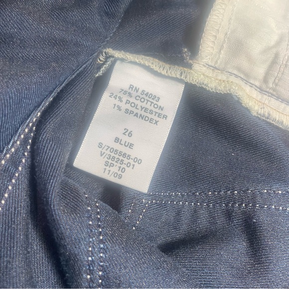 NWOT Gap Denim cut off Jean shorts 26/2 regular never worn Buy cheap off season! - Picture 9 of 11